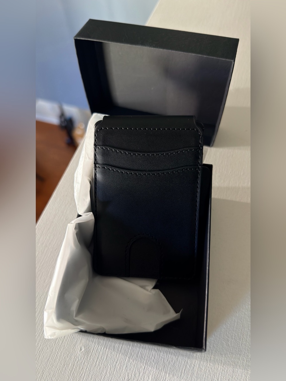 RFID-blocking,Slim Black Cardholder Wallet with Money Clip & AirTag holder - Picture 7 of 9